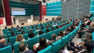 Bölüm Başkanımızdan “Dijital Dünyada Çocuk ve Aile” Konferansı